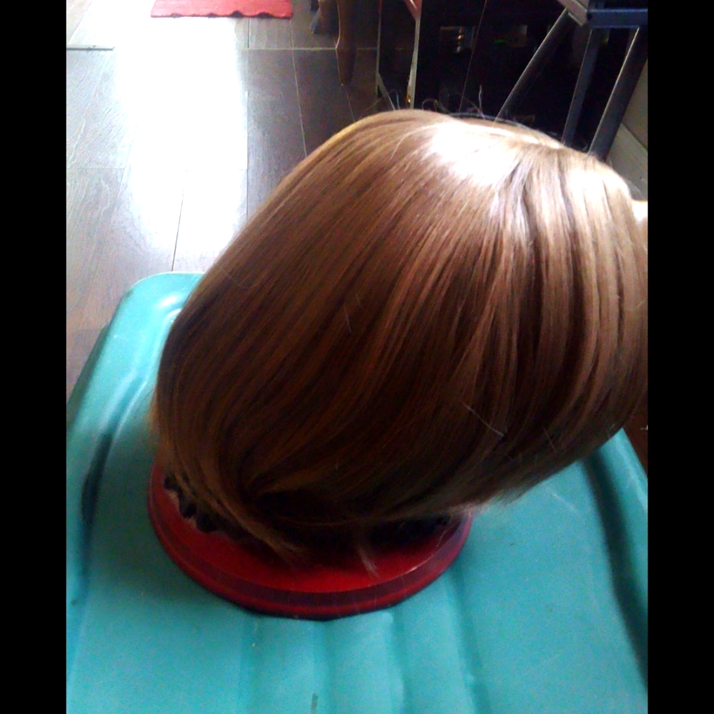 Short brunette never worn wig